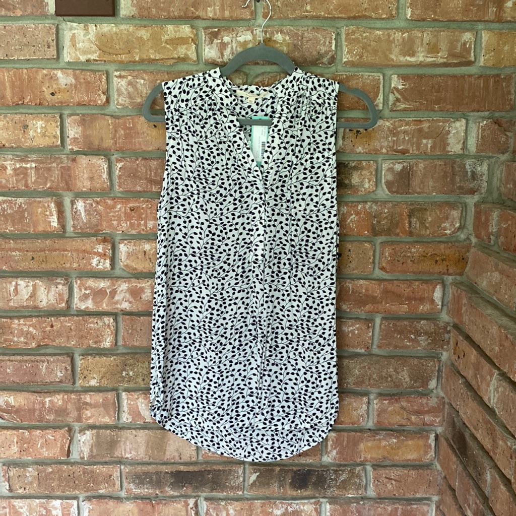 Fun 2 Fun Sleeveless Top Fun 2 Fun Sleeveless Top
